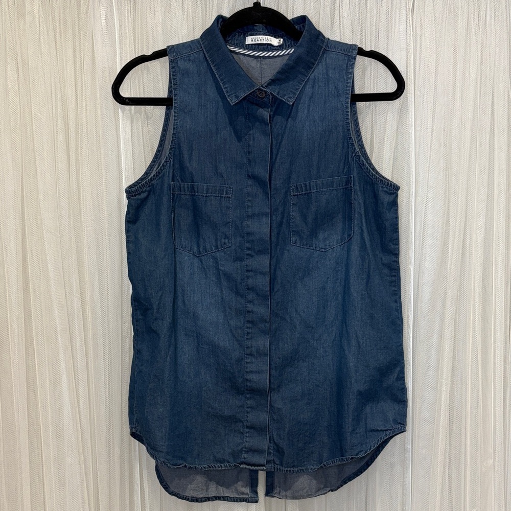 Reaction Kenneth Cole Women’s Dark Blue Sleeveless Button-Down Hi-Low Shirt